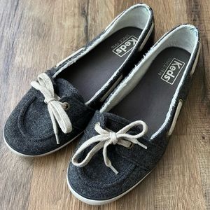 Keds Seaside Sneaker in dark gray/grey with cream laces and gold stripe